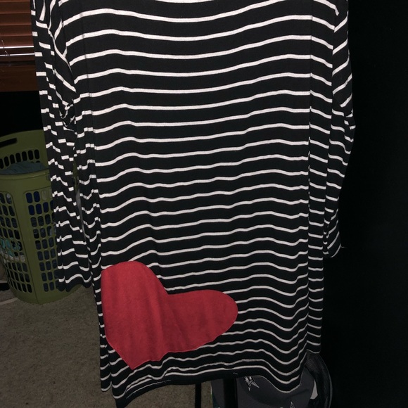 Woman’s Boutique Tunic - Picture 1 of 3